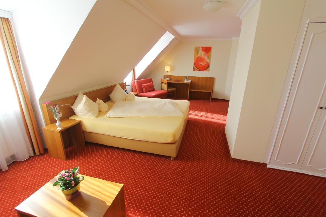 Abasto Hotel Eichenau Luaran gambar