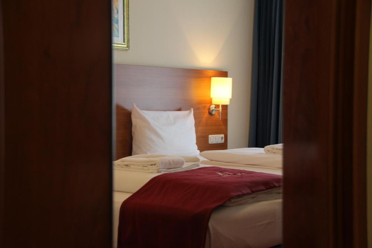 Abasto Hotel Eichenau Luaran gambar